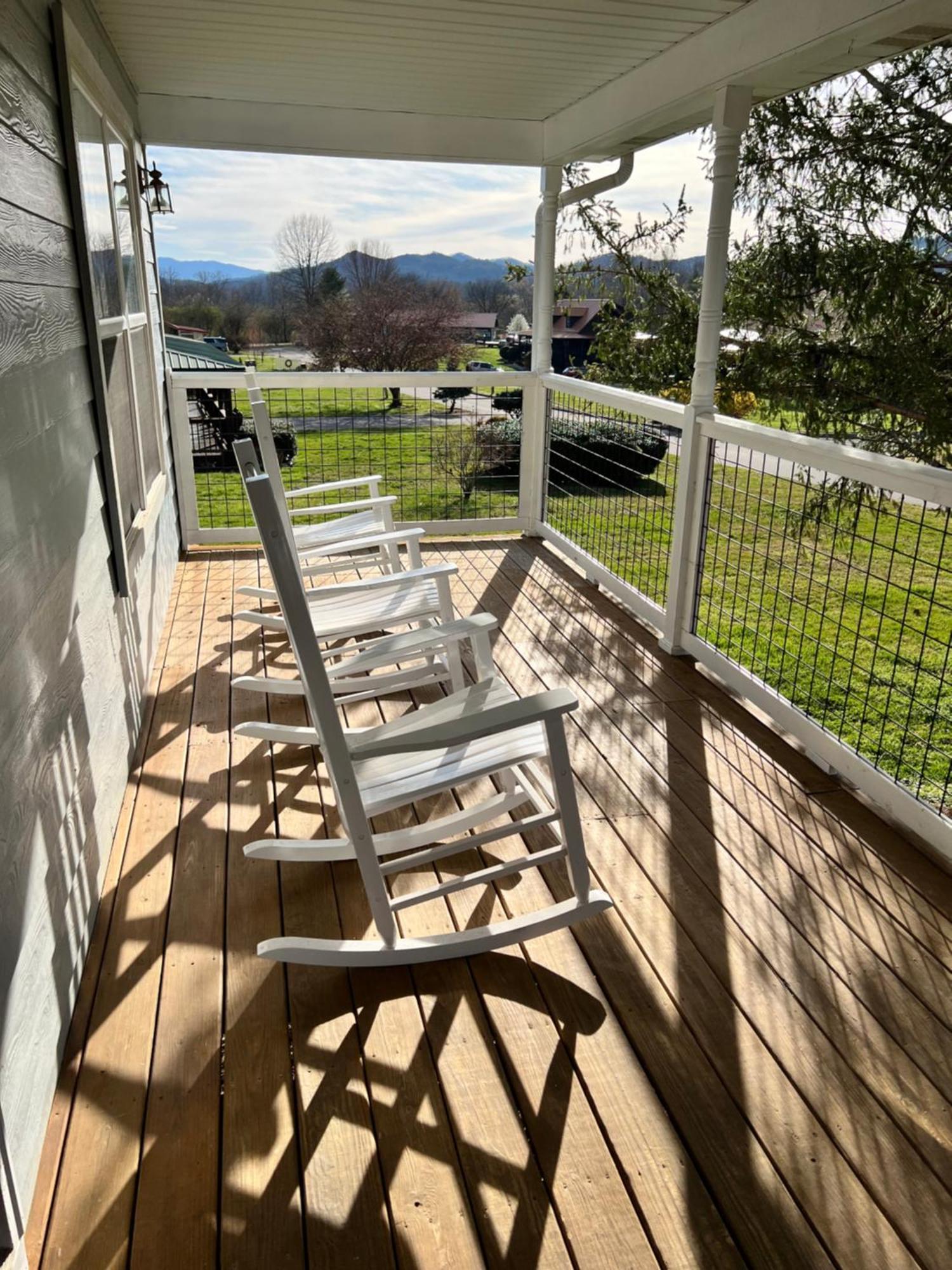Bears Valley Inn - Great Location! - Peaceful, Children And Dog Friendly Retreat - Less Than 15 Min To All Attractions - Private Pool Club & Fishing Hole - Game Room With Tv Sevierville Exteriér fotografie